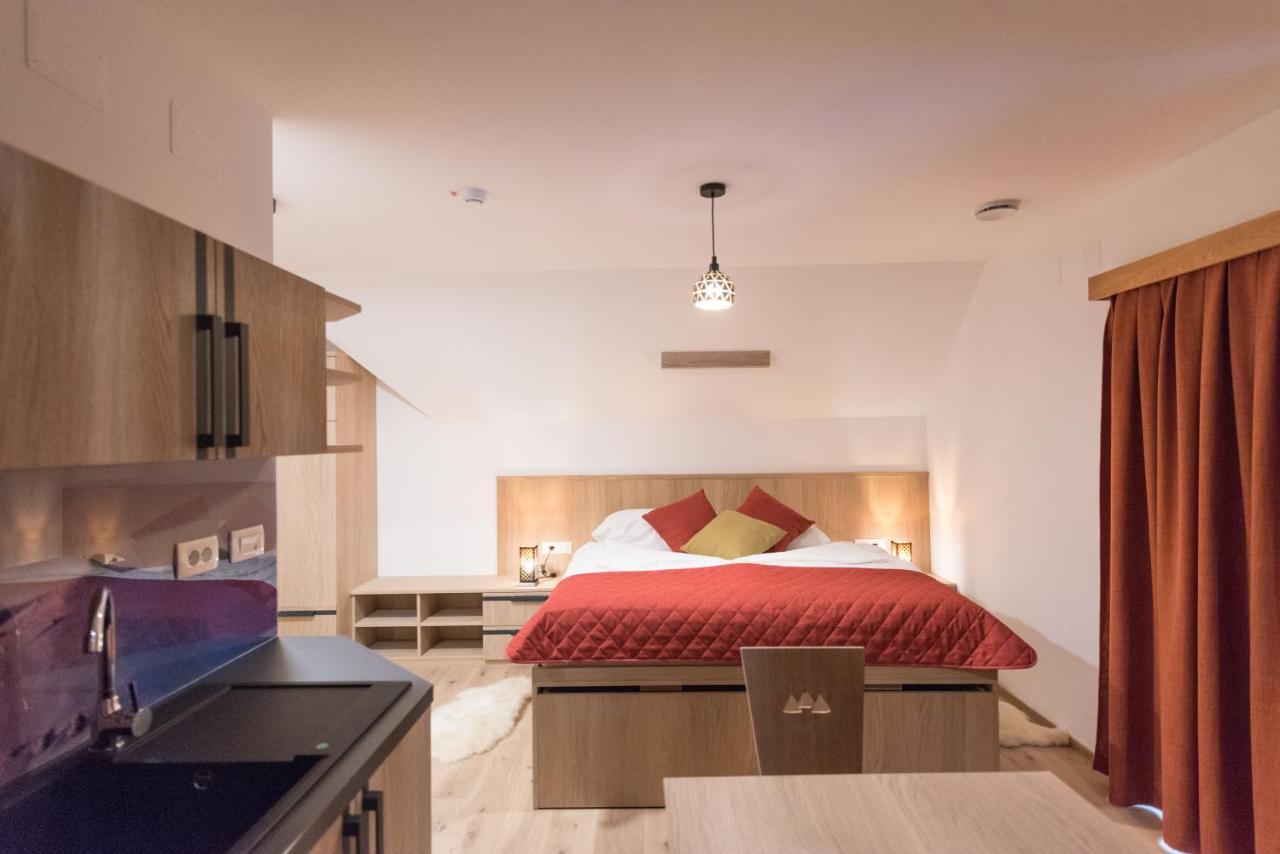 Guesthouse Lajnar Zgornja Sorica Екстер'єр фото