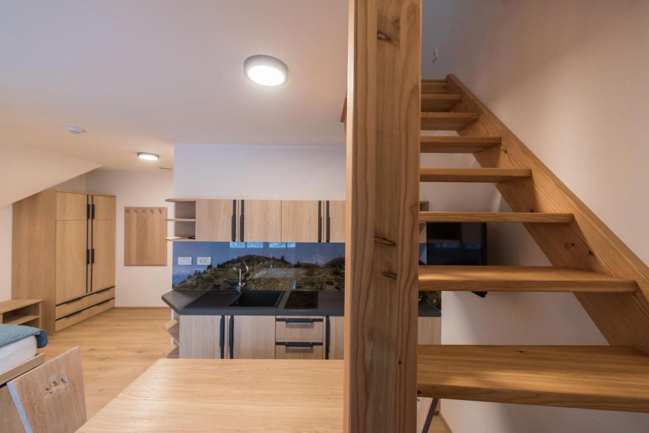 Guesthouse Lajnar Zgornja Sorica Екстер'єр фото