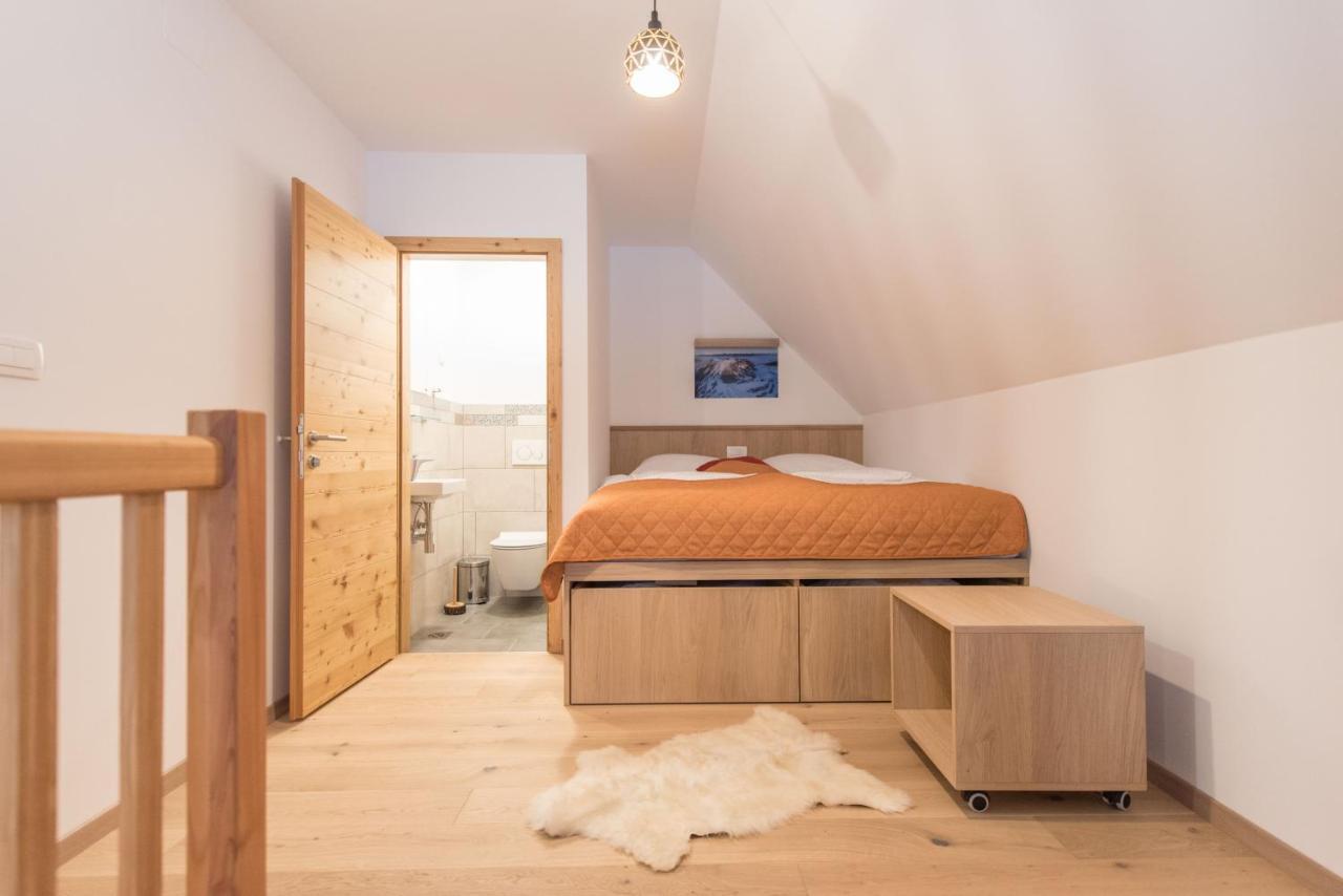 Guesthouse Lajnar Zgornja Sorica Екстер'єр фото