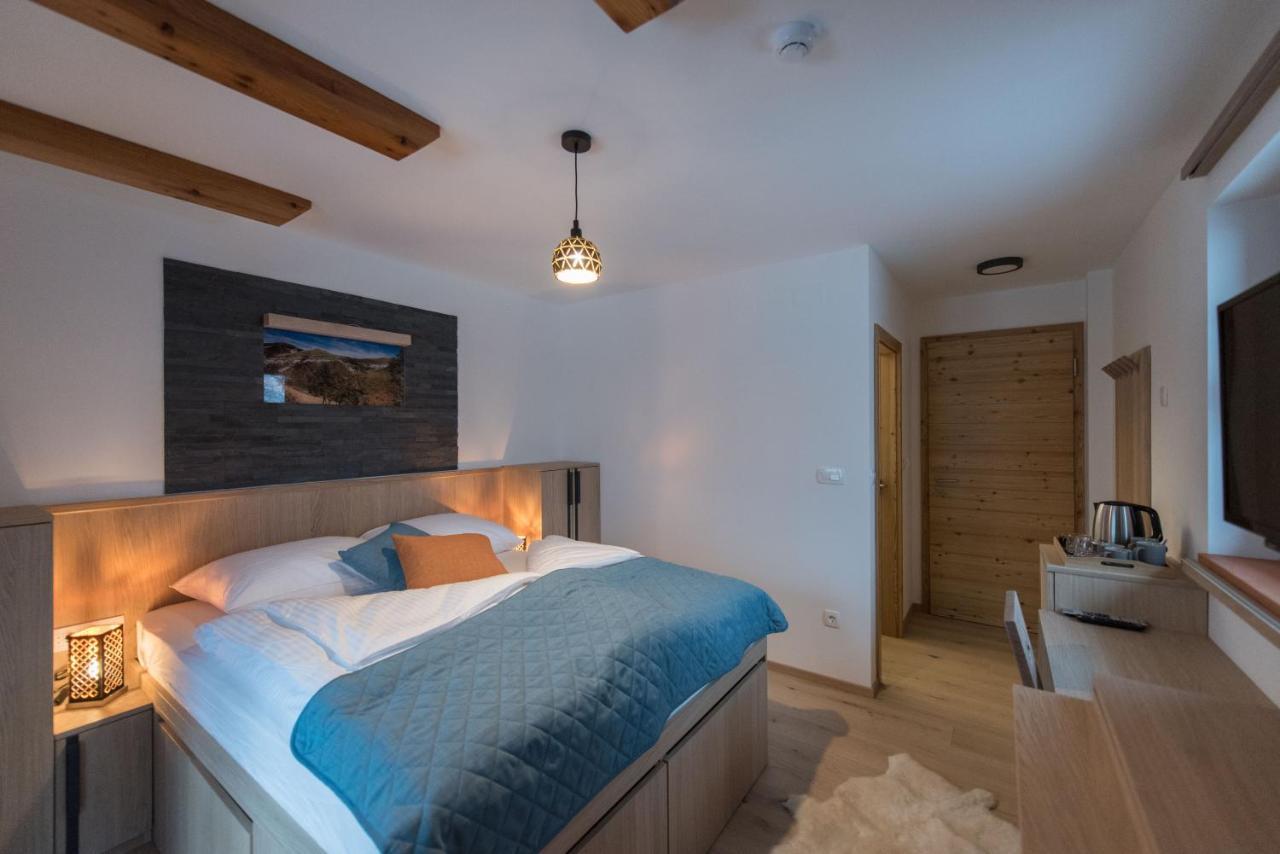 Guesthouse Lajnar Zgornja Sorica Екстер'єр фото