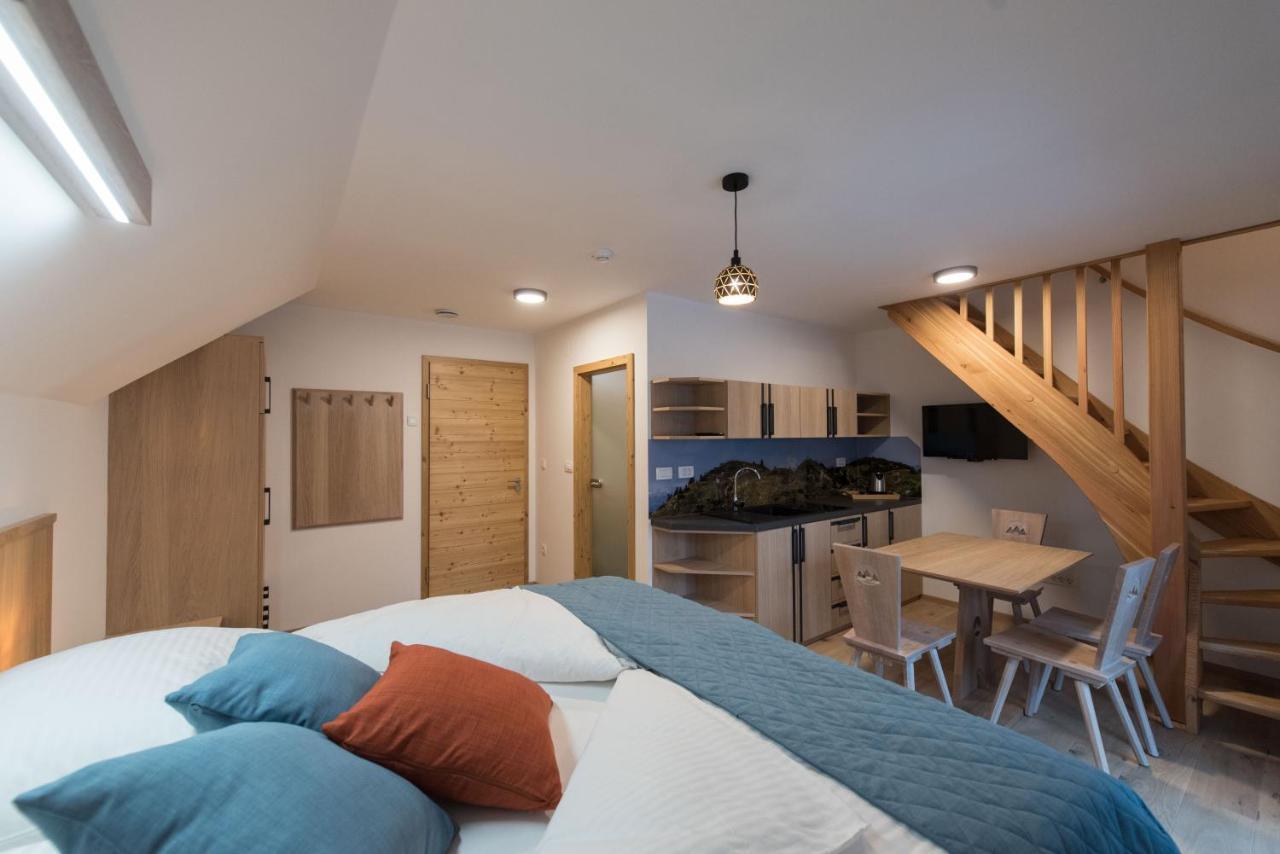 Guesthouse Lajnar Zgornja Sorica Екстер'єр фото